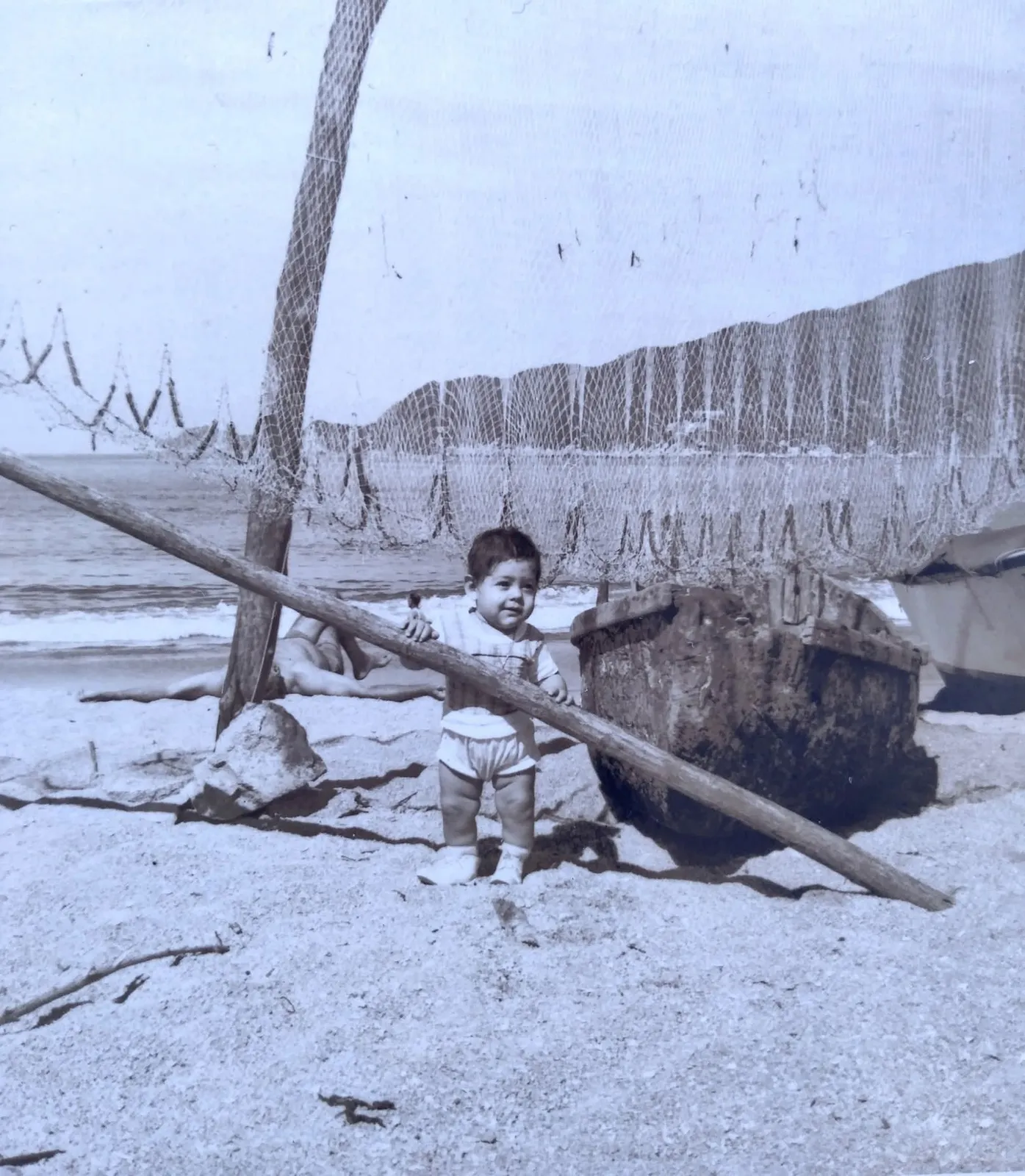 Fotografía antigua de playa mexicana colorizada profesionalmente por PixelPages - Antes