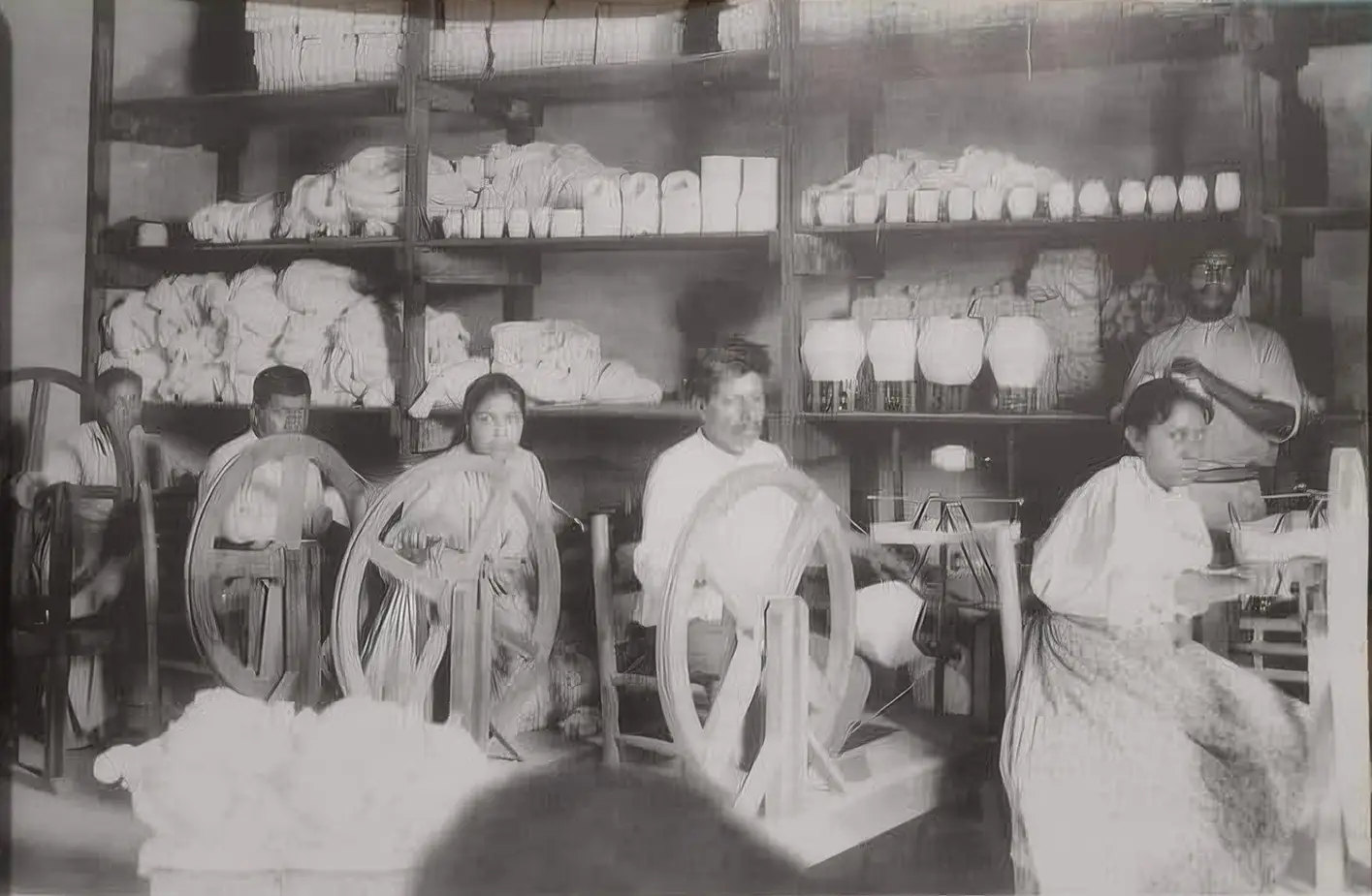 Restauración y colorización de fábrica textil de 1900 — Nuevo León - Después - Antes