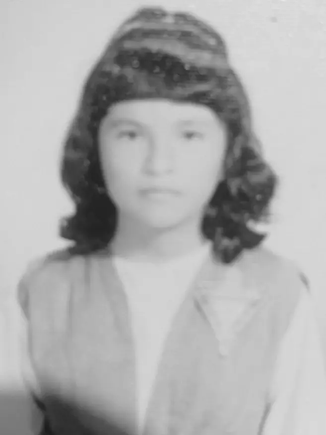 Restauración de rostro borrado y colorización profesional por PixelPages en Nuevo León - Antes