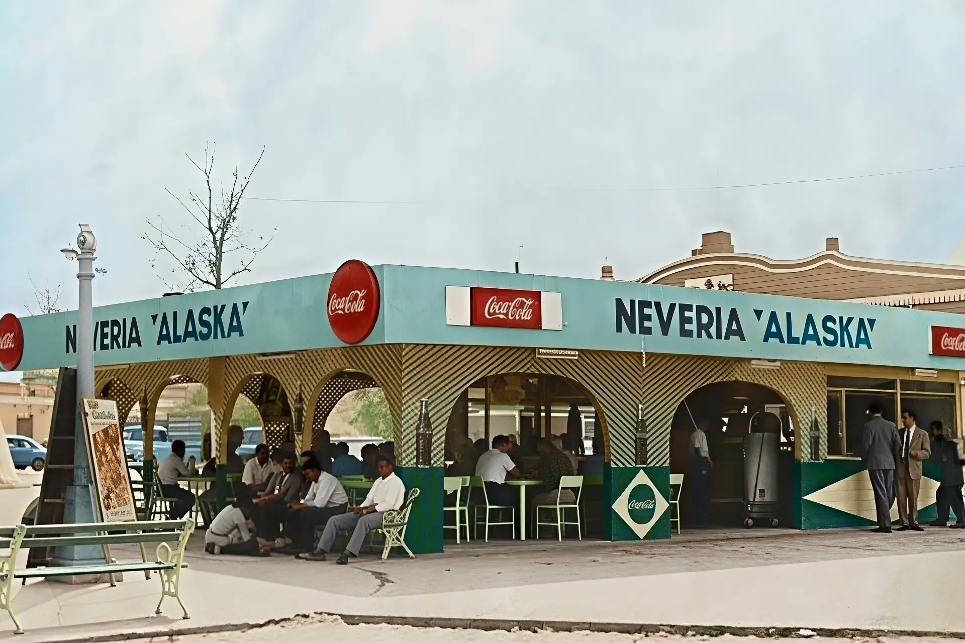 fotografia-antigua-neveria-alaska-cadereyta-jimenez-restaurada-pixelpages